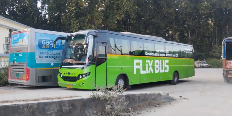 ऑनलाइन टिकटिंग में बड़े पैमाने पर अनियमितताएँ: परिवहन विभाग की सख्त कार्रवाई, 171 बसों के चालान, 42 निरूद्ध