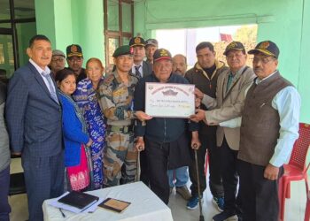 असम राइफल्स का शौर्यवीरों को सम्मान: 1984 में घायल हुए नायक तेज सिंह मेहता को मिला 2 लाख रुपये का अनुदान