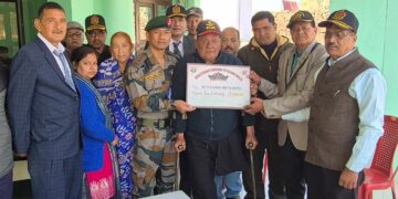 असम राइफल्स का शौर्यवीरों को सम्मान: 1984 में घायल हुए नायक तेज सिंह मेहता को मिला 2 लाख रुपये का अनुदान