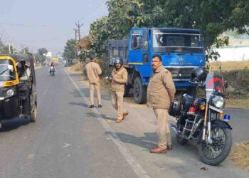 डंपरों पर सख्त कार्रवाई, 70 के चालान और 8 वाहन सीज