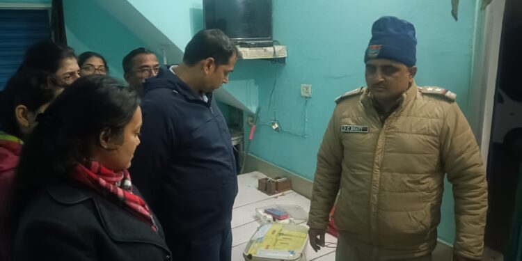 अवैध क्लीनिकों पर कार्यवाही, नशीली दवाओं का जखीरा बरामद