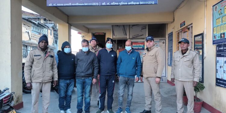 ज्योलिकोट में पुलिस पर हमला, चारों आरोपियों को दबोचा, SSP ने कहा—कानून हाथ में लेने वालों को नहीं मिलेगी राहत