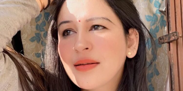 देवी-देवताओं और कुमाऊं की महिलाओं पर टिप्पणी का मामला गरमाया, सोशल मीडिया इनफ्लुएंसर ज्योति अधिकारी से मुखानी कोतवाली में पूछताछ, गिरफ्तारी की तैयारी