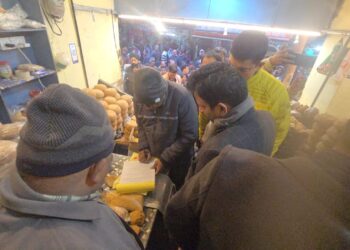 शहर में अतिक्रमण पर प्रशासन का कड़ा प्रहार, बाजार में चला अभियान