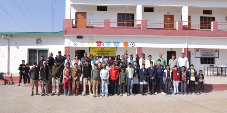 सेवा भारती और NMO की पहल से दमुवाढूंगा में निःशुल्क स्वास्थ्य शिविर, सैकड़ों लोगों को मिला लाभ