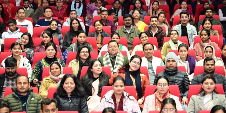 1035 सहायक अध्यापकों को मिले नियुक्ति पत्र, सीएम बोले— अब आपके कंधों पर उत्तराखंड का भविष्य