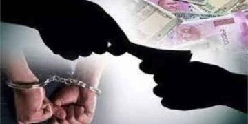 भ्रष्टाचार पर बड़ा प्रहार, जिला पूर्ति अधिकारी और पीए रिश्वत लेते रंगे हाथ गिरफ्तार