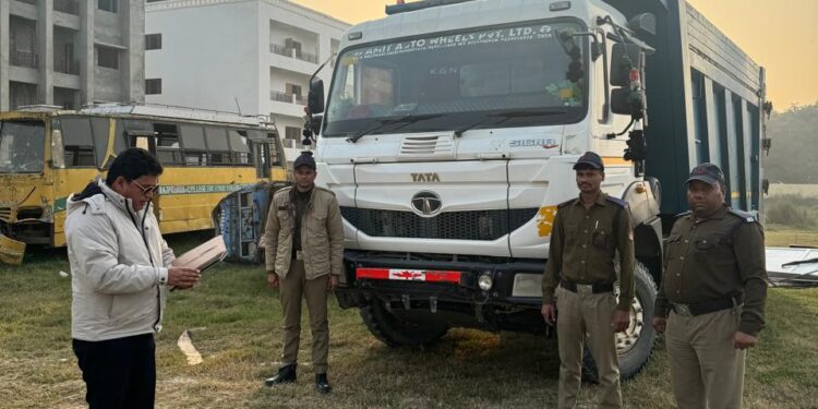 डंपरों-मालवाहनों पर कड़ा शिकंजा, पूरे संभाग में मेगा चेकिंग, 254 चालान, 30 वाहन सीज