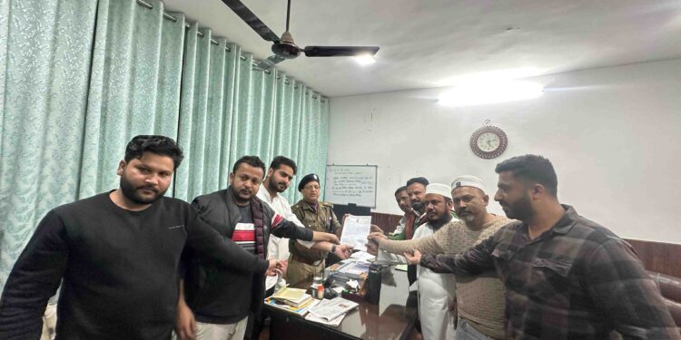 रमज़ान में रात की पाबंदी हटाने की मांग: बनभूलपुरा प्रतिनिधिमंडल ने एसपी सिटी से मिलकर सौंपा ज्ञापन