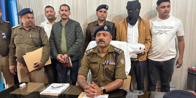 शराब की तलाश में हुई दोस्ती बनी मौत की वजह, ब्लाइंड मर्डर का खुलासा, लालच में दोस्त की पत्थर से कुचलकर हत्या