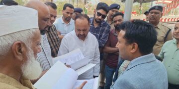 बनभूलपुरा पुनर्वास कैंप में फॉर्म को लेकर आपत्ति, मुख्य याचिकाकर्ता ने उठाए सवाल