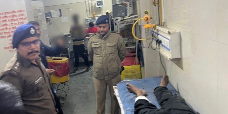 रुद्रपुर में पुलिस मुठभेड़ के बाद वांछित बदमाश गिरफ्तार, पैर में लगी गोली