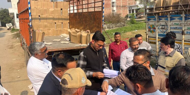 आंगनबाड़ी राशन सेंट्रल गोदाम पर छापा, बाल श्रमिक मिलने से हड़कंप