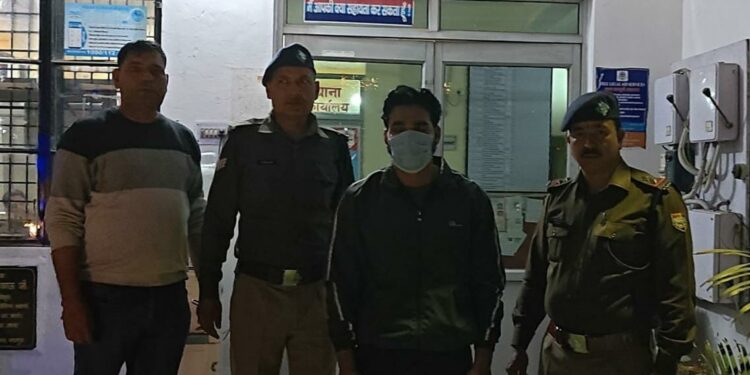 दहेज के लालच में पत्नी की हत्या: शादी के चार महीने बाद पति ने कंबल से मुंह दबाकर ली जान, पुलिस ने आरोपी दबोचा