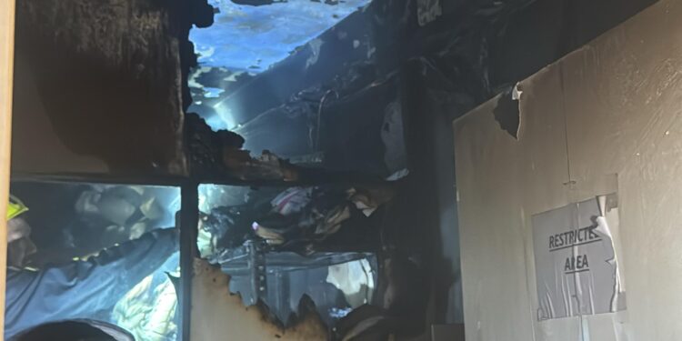 कुर्मांचल बैंक में भीषण आग, शॉर्ट सर्किट की आशंका, दस्तावेज और फाइलें जलकर राख