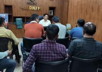 घरेलू गैस की कालाबाजारी रोकने को प्रशासन सक्रिय, हल्द्वानी में गैस एजेंसियों के साथ हुई अहम बैठक