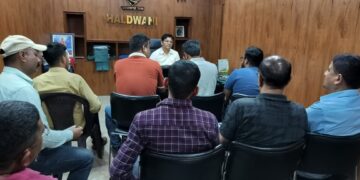 घरेलू गैस की कालाबाजारी रोकने को प्रशासन सक्रिय, हल्द्वानी में गैस एजेंसियों के साथ हुई अहम बैठक