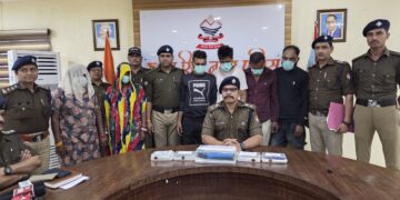 हनीट्रैप गिरोह का पर्दाफाश, महिलाओं के जरिए फंसाकर लूट और ब्लैकमेल करने वाले 6 शातिर गिरफ्तार