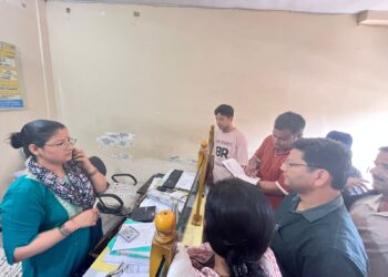 गैस कालाबाजारी पर प्रशासन का शिकंजा, हल्द्वानी में एजेंसियों पर औचक छापा