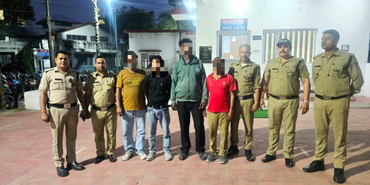 कोर्ट में फर्जी जमानतियों का भंडाफोड़, 4 आरोपी गिरफ्तार, अब खुद को चाहिए जमानत