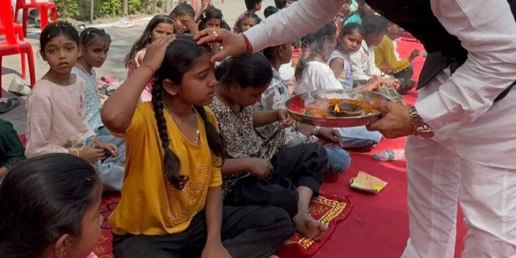 नवरात्रि पर हल्द्वानी नगर निगम में भव्य कन्या पूजन, 200 से अधिक कन्याओं का सम्मान, सामाजिक समरसता का संदेश