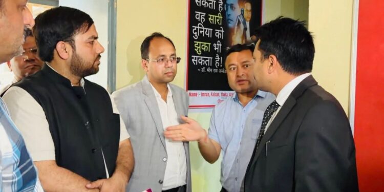 बनभूलपुरा में पुनर्वास प्रक्रिया तेज, संघर्ष समिति ने कैंपों का किया निरीक्षण