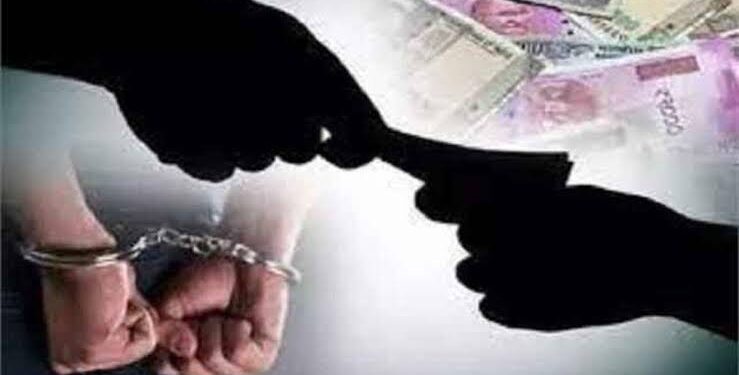 80 हजार की रिश्वत लेते अवर अभियंता रंगे हाथ गिरफ्तार