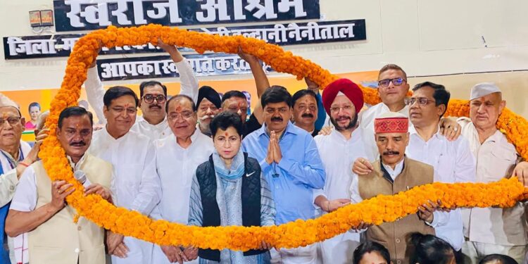 हल्द्वानी में कांग्रेस का शक्ति प्रदर्शन: दिग्गजों की मौजूदगी में दर्जनों नेता-कार्यकर्ता हुए शामिल, चुनावी हुंकार तेज