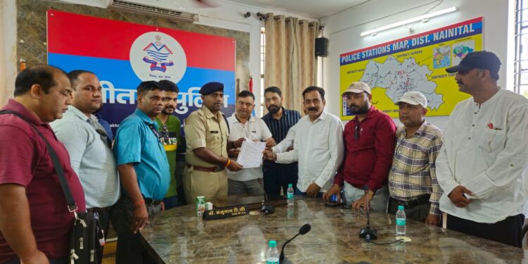 सोशल मीडिया के दुरुपयोग पर सख्ती की मांग: पत्रकारों का SSP से संवाद, छवि धूमिल करने वालों पर कार्रवाई की चेतावनी