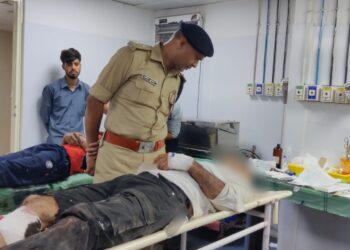 देर रात मुठभेड़, ‘ऑपरेशन प्रहार’ के तहत दो शातिर बदमाश गिरफ्तार, एक गोली लगने से घायल
