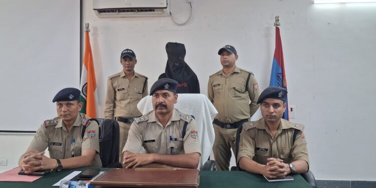 हल्द्वानी में फायरिंग से सनसनी, हत्या के प्रयास में आरोपी गिरफ्तार, रिवॉल्वर-कारतूस बरामद