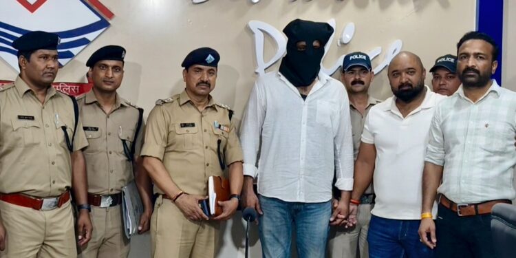 हत्याकांड का सनसनीखेज खुलासा: सौतेले भाई ने दी सुपारी, कुख्यात शार्प शूटर ‘जैकी’ गिरफ्तार
