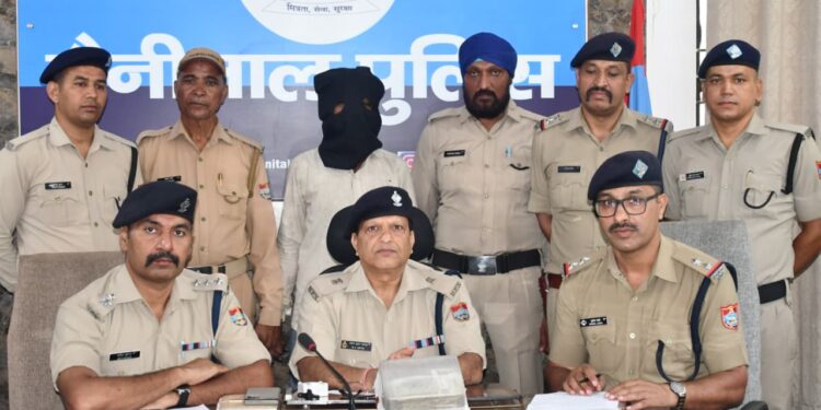 24 घंटे में पुलिस का बड़ा खुलासा: कार्यालय का ताला तोड़ लाखों उड़ाने वाला शातिर चोर गिरफ्तार, ₹3.17 लाख नकदी बरामद