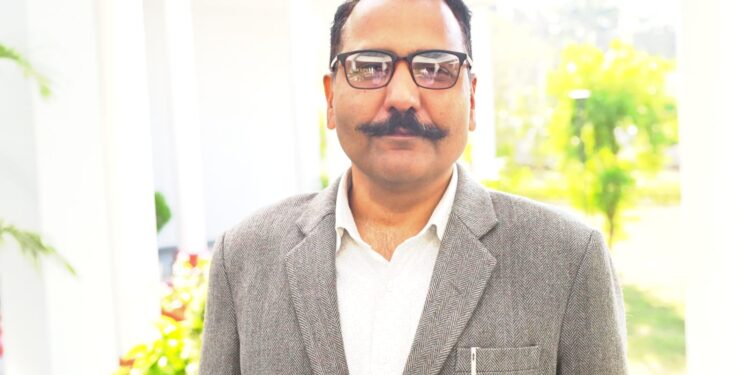 भूमि नियमों के उल्लंघन पर डीएम का बड़ा एक्शन, रिसॉर्ट, दुकान और आवासीय निर्माण वाली कई जमीनें सरकार में निहित