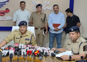 ‘ठग बाबा’ का पर्दाफाश: अनिष्ट का भय दिखाकर 65 तोला सोना हड़पने वाला तांत्रिक गिरफ्तार, 15 तोला सोना और 5 लाख नकद बरामद