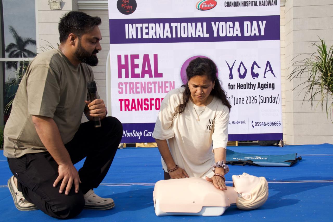 योग से स्वस्थ समाज की ओर कदम, चंदन हॉस्पिटल के योग शिविर में 150 लोगों ने किया अभ्यास