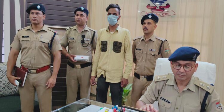 सोशल मीडिया पर उत्तराखंड के सभी थानों को बम धमाके की धमकी देने वाला गिरफ्तार