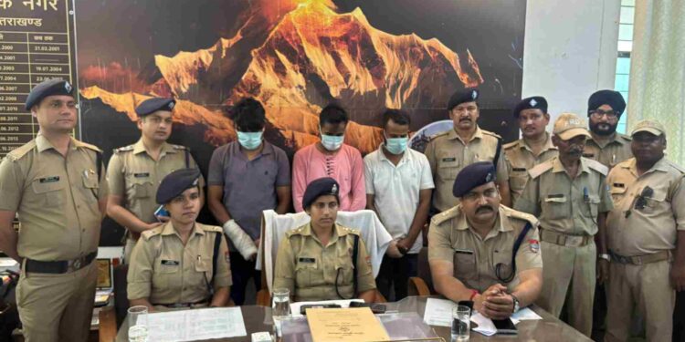 नकली नोट छापने वाले गिरोह का पुलिस ने किया पर्दाफाश, 50 हजार की जाली करेंसी समेत तीन गिरफ्तार