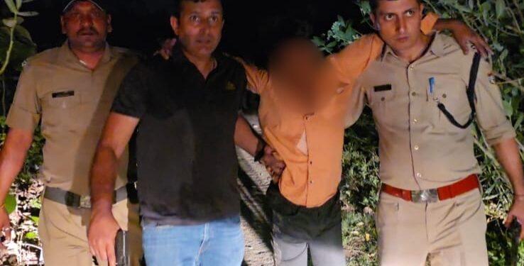 पुलिस मुठभेड़ में फायरिंग कांड के दो बदमाश गोली लगने के बाद गिरफ्तार