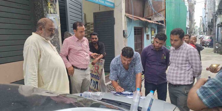 स्मार्ट मीटर पर फिर उठे सवाल, ₹1500 से बढ़कर ₹10,600 पहुंचा बिजली बिल, उपभोक्ता ने लगाए गंभीर आरोप