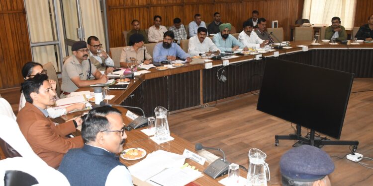 नैनीताल में यातायात व्यवस्था को लेकर बड़ा फैसला, 1 अगस्त से मॉल रोड पर हॉर्न बजाने पर लगेगी रोक