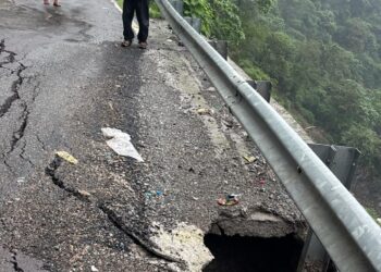 मूसलाधार बारिश का कहर: देहरादून-मसूरी मार्ग बंद, प्रशासन ने आवाजाही पर लगाई रोक