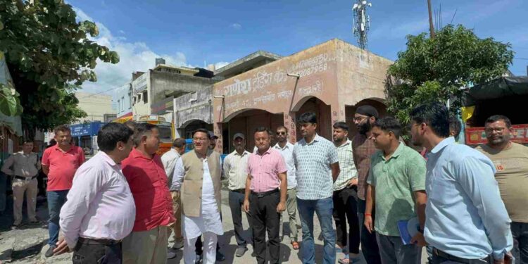 यातायात नगर का महापौर ने किया औचक निरीक्षण, व्यवस्थाएं दुरुस्त करने के दिए सख्त निर्देश