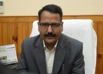 धारा-41 के लंबित मामलों पर डीएम का बड़ा एक्शन, एक राजस्व उपनिरीक्षक निलंबित, तो एक राजस्व निरीक्षक पर विभागीय कार्रवाई