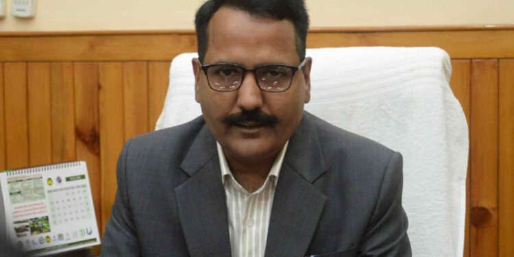 धारा-41 के लंबित मामलों पर डीएम का बड़ा एक्शन, एक राजस्व उपनिरीक्षक निलंबित, तो एक राजस्व निरीक्षक पर विभागीय कार्रवाई