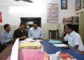 तहसील में एक साल से लटके भूमि सीमांकन मामलों पर डीएम सख्त, औचक निरीक्षण में अधिकारियों को लगाई फटकार