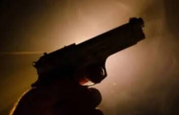 बेटे ने मां को मारी गोली, कहासुनी के बाद वारदात, आरोपी हिरासत में