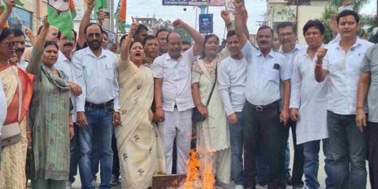भाजपा के पुतला दहन पर कांग्रेस का पलटवार