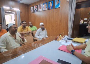 SIR पर बढ़ीं आपत्तियां, बनभूलपुरा के लोगों ने सिटी मजिस्ट्रेट से की मुलाकात
