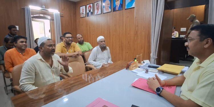 SIR पर बढ़ीं आपत्तियां, बनभूलपुरा के लोगों ने सिटी मजिस्ट्रेट से की मुलाकात